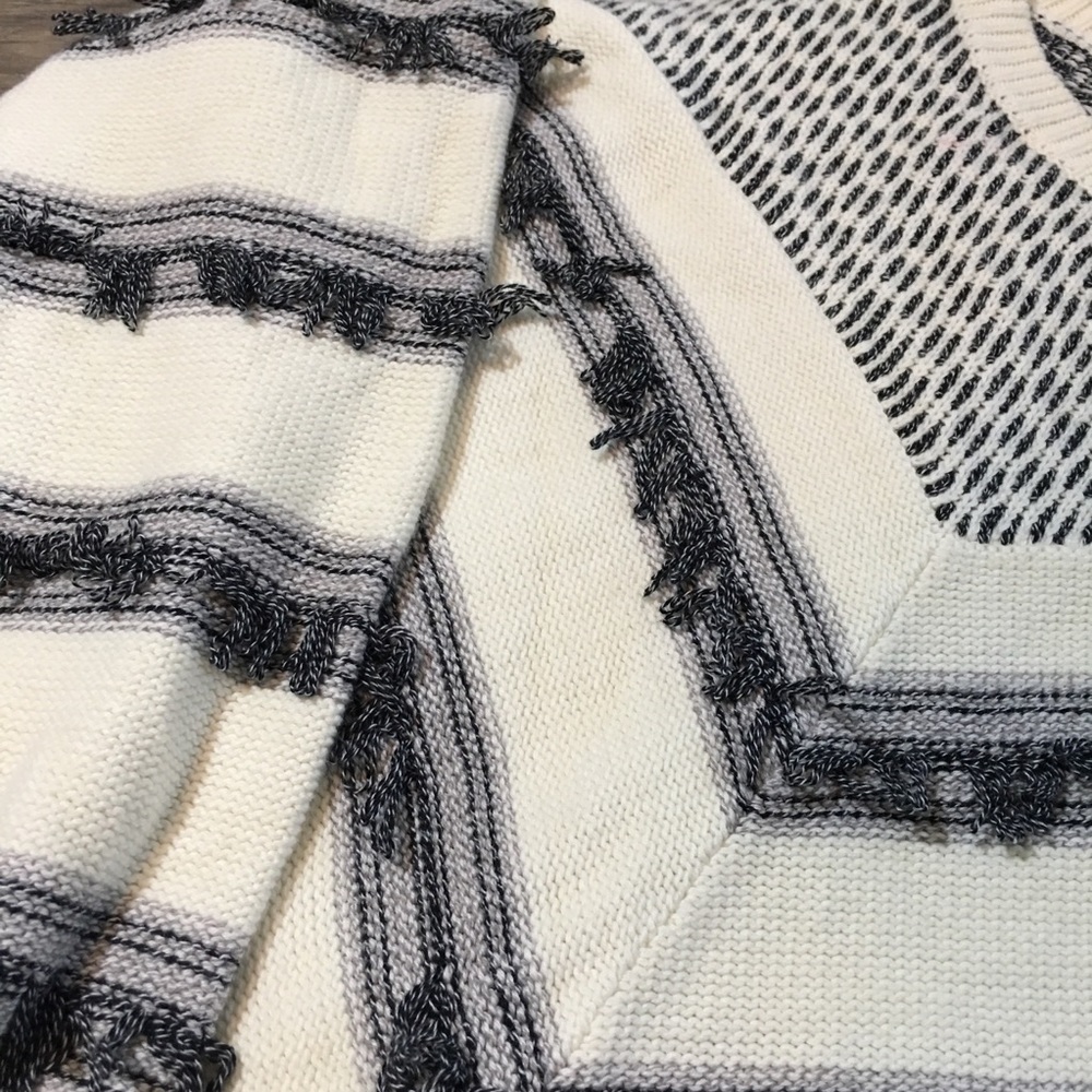 Banana republic chevron fringe pullover - Picture 4 of 8